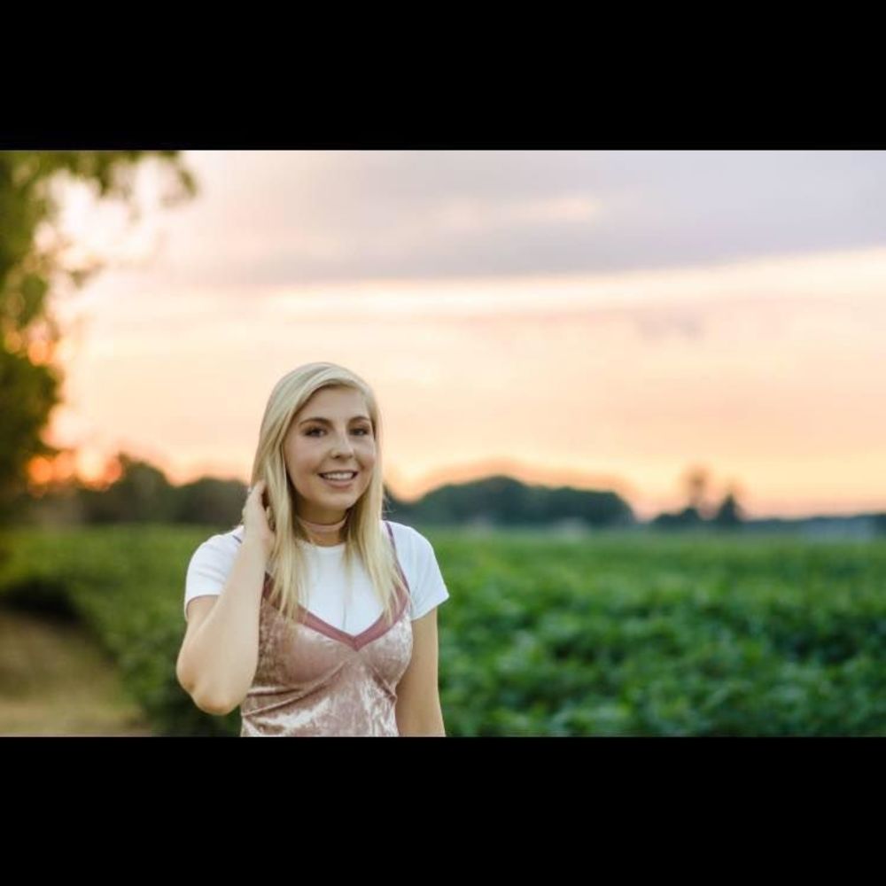 Meet your Posher, Kayla